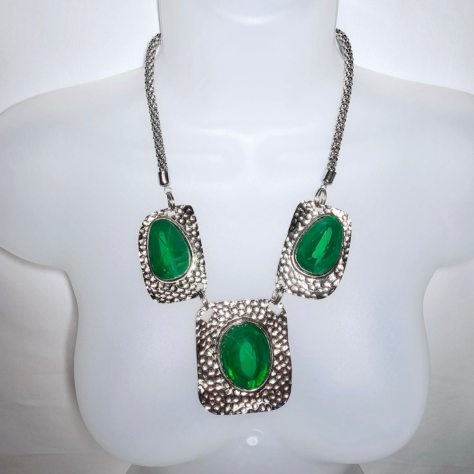 Statement Necklace Unique Green Gem Hammered Silvertone Metal 18